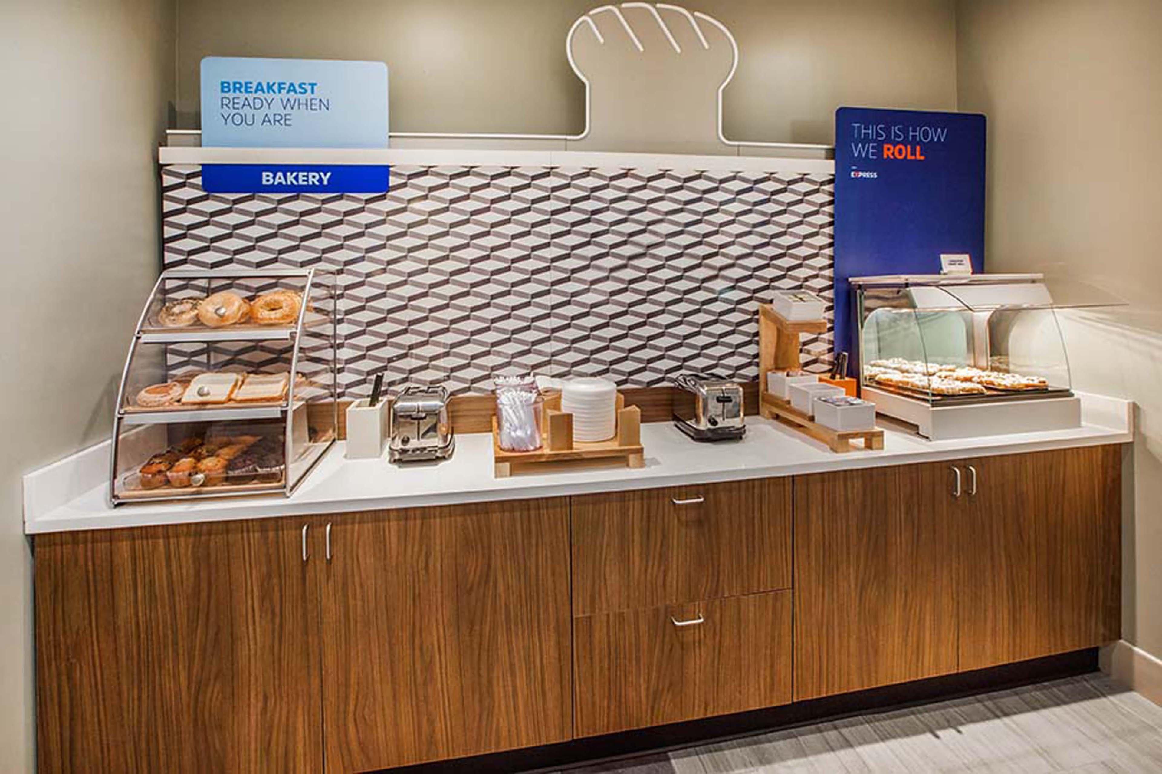 Holiday Inn Express Hotel & Suites Lexington By Ihg Exteriör bild