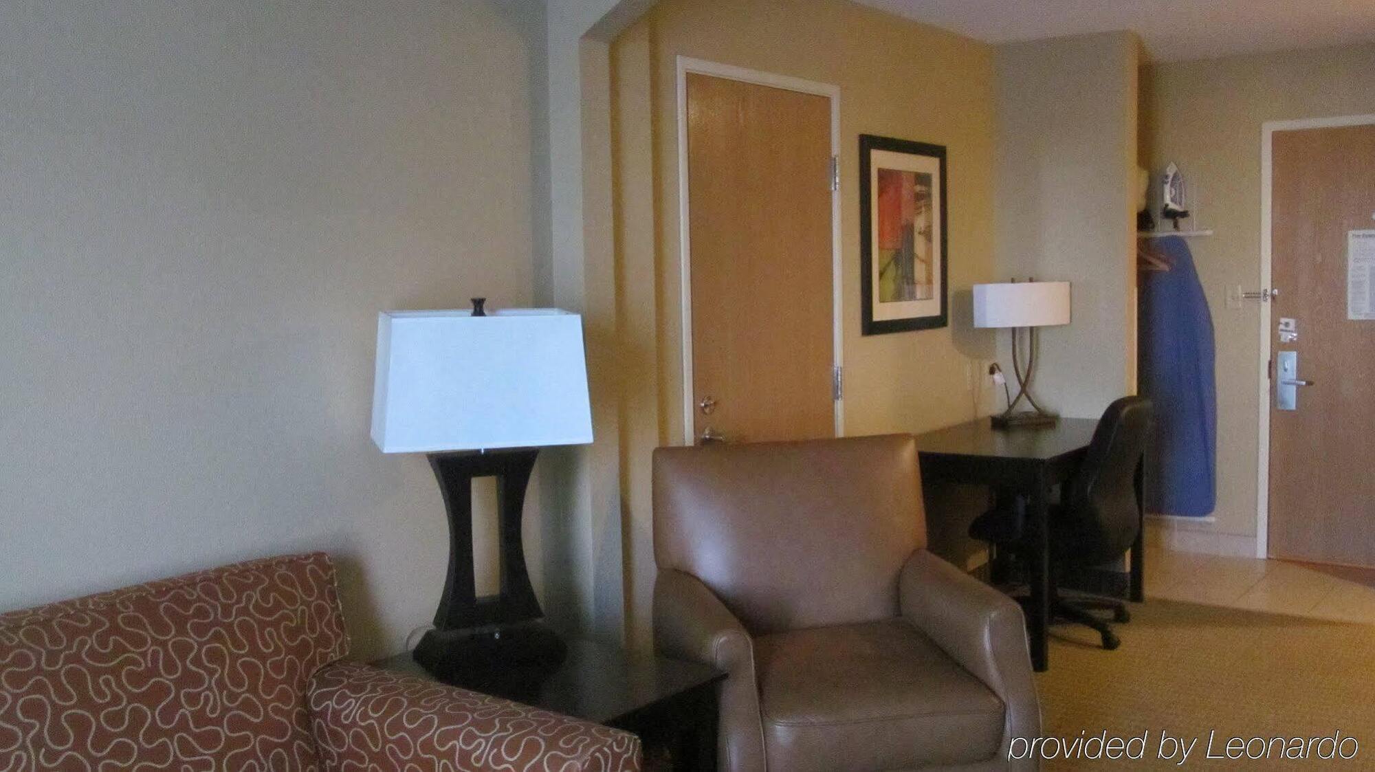 Holiday Inn Express Hotel & Suites Lexington By Ihg Exteriör bild